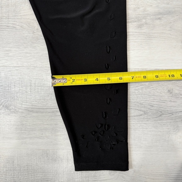 Sympli White House Design Company Floral Cut Out Black Leggings Made in Canada - Picture 16 of 17